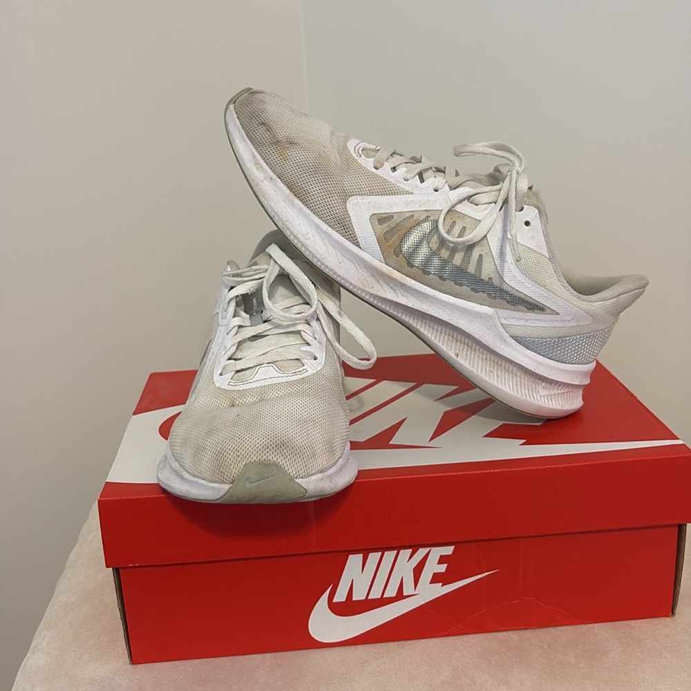 Nike women’s downshifter - Picture 3 of 7